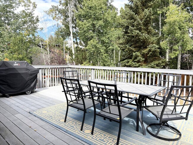 Building Photo - Great location in Park Meadows