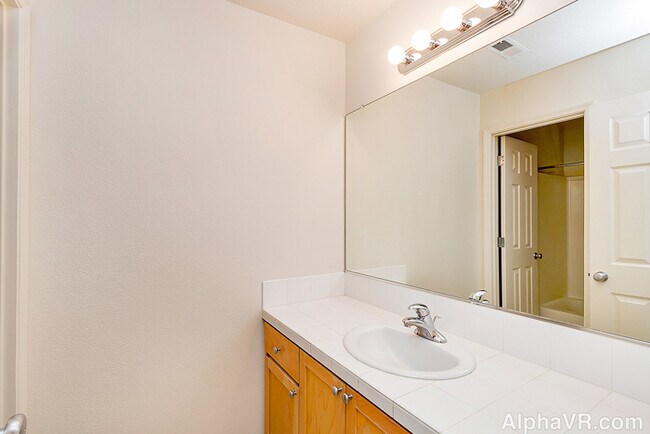 Building Photo - 17241 SW Pleasanton Ln