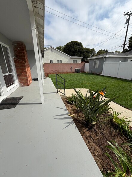Building Photo - 1220 Felbar Ave