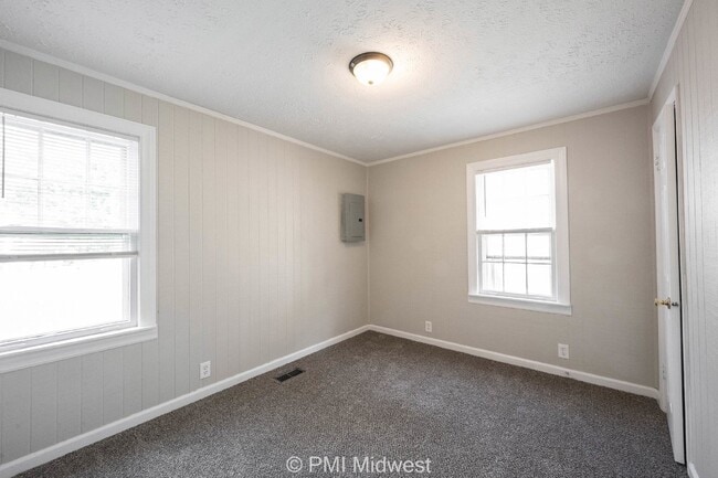 Building Photo - 270 S Lasalle St