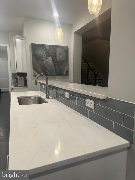 Building Photo - 30 Hamilton Dr