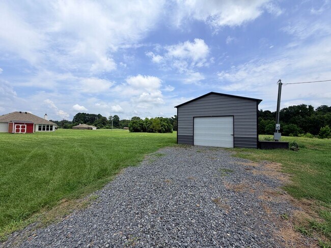 Building Photo - 3520 Windwood Circle.