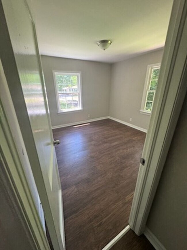 Building Photo - Spacious 3-Bedroom Home with 1-Car Garage
