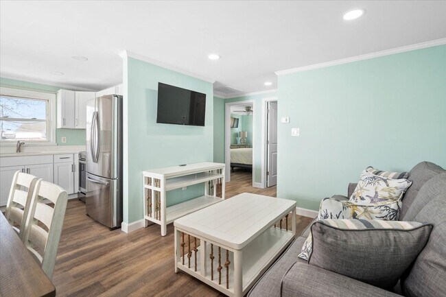 Building Photo - 322 Bayshore Dr