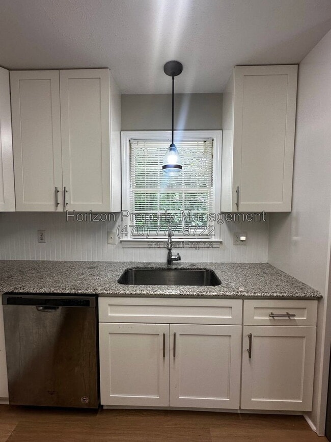 Building Photo - 4014 White Oak Ct NW