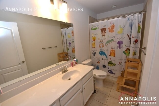 Building Photo - 1379 Hawthorn Dr