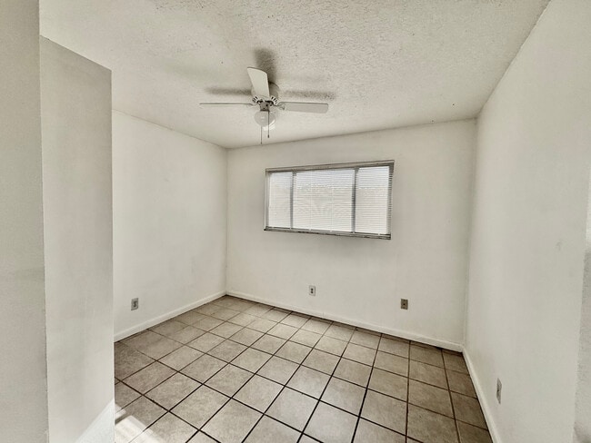 Building Photo - 3220 N 73rd Ter