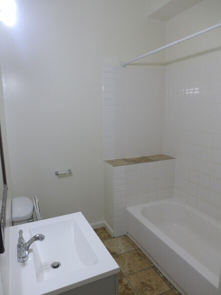 Building Photo - 326 Park Ave