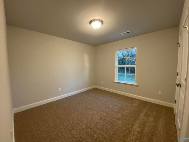 Building Photo - 158 Abercorn Dr