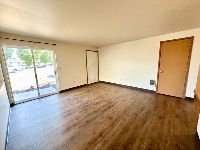 Building Photo - 808 Juniper Ave
