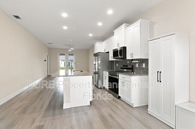 Building Photo - 13831 SW 33rd Terrace