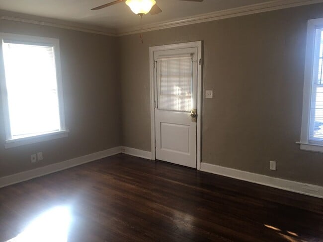 Building Photo - 406/408 N Bellevue Blvd