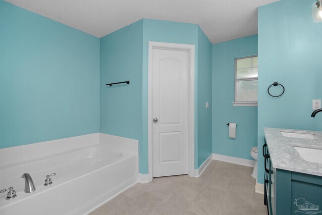 Building Photo - 2081 Seagrape Dr
