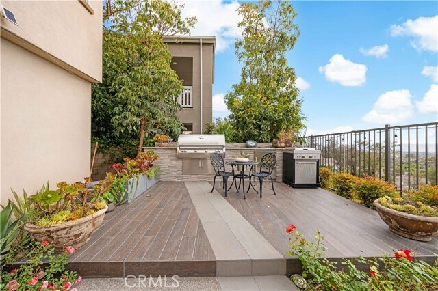 Building Photo - 545 Serrano Summit Dr
