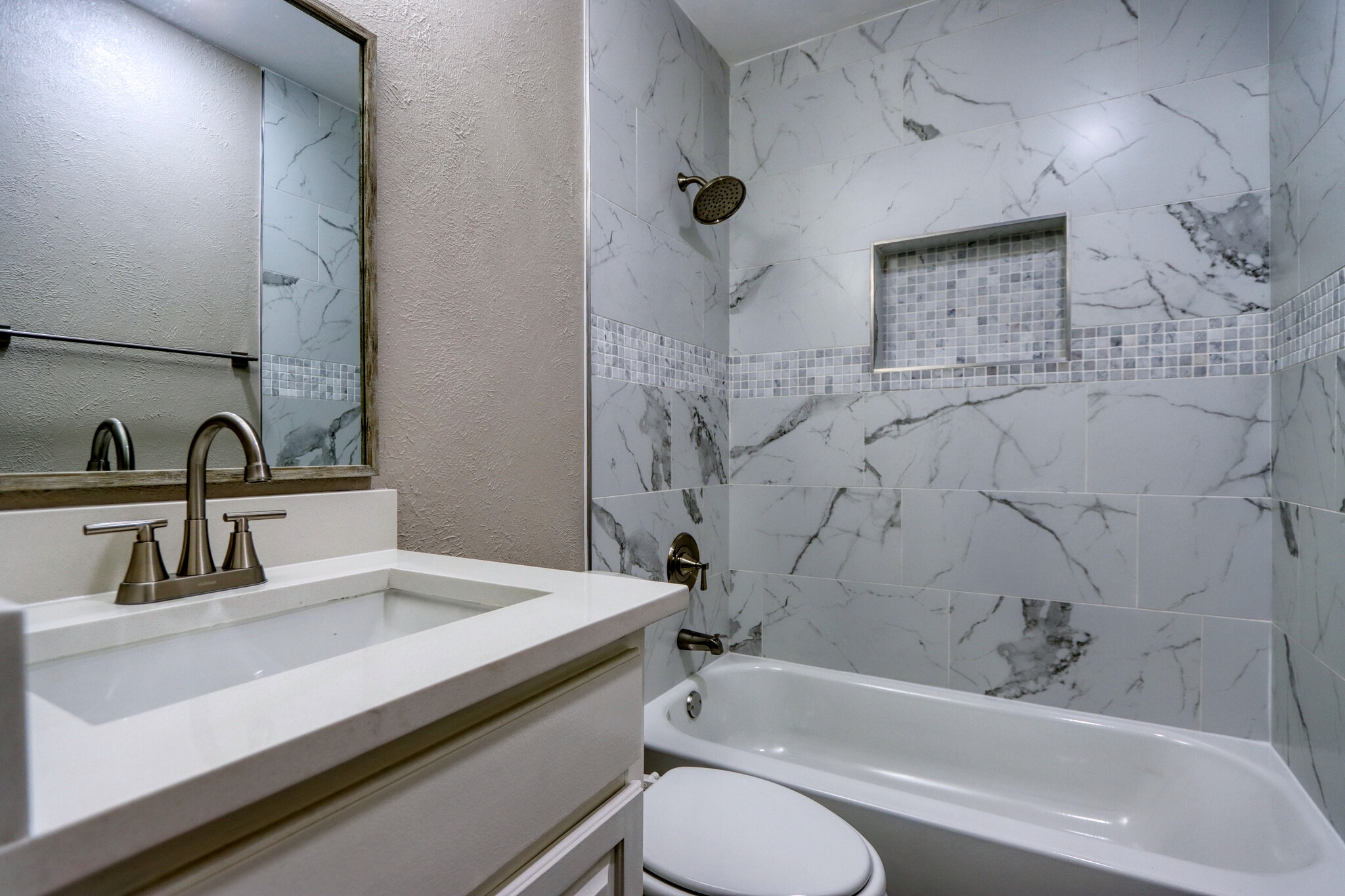 Building Photo - 2105 Interurban Blvd