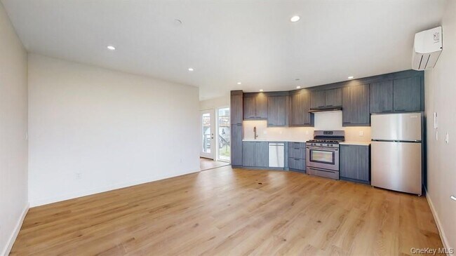 Building Photo - 16 Tiernans Ln