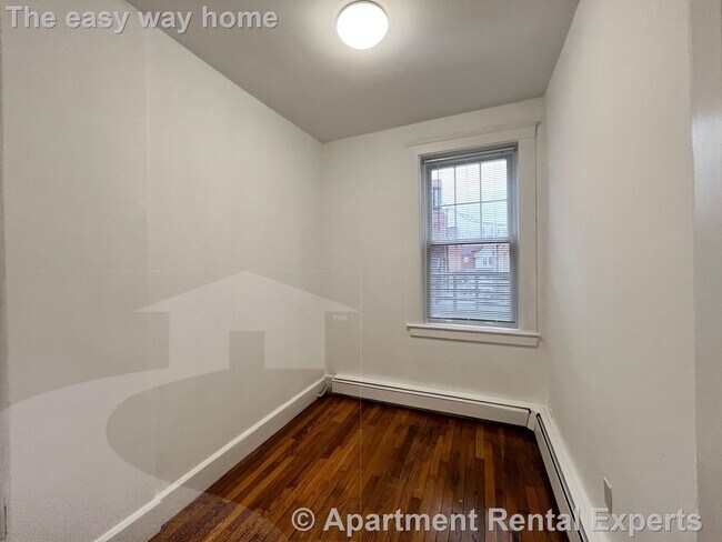 Building Photo - 206 Massachusetts Ave