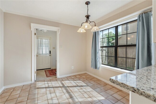 Building Photo - 1806 Rosebud Ct