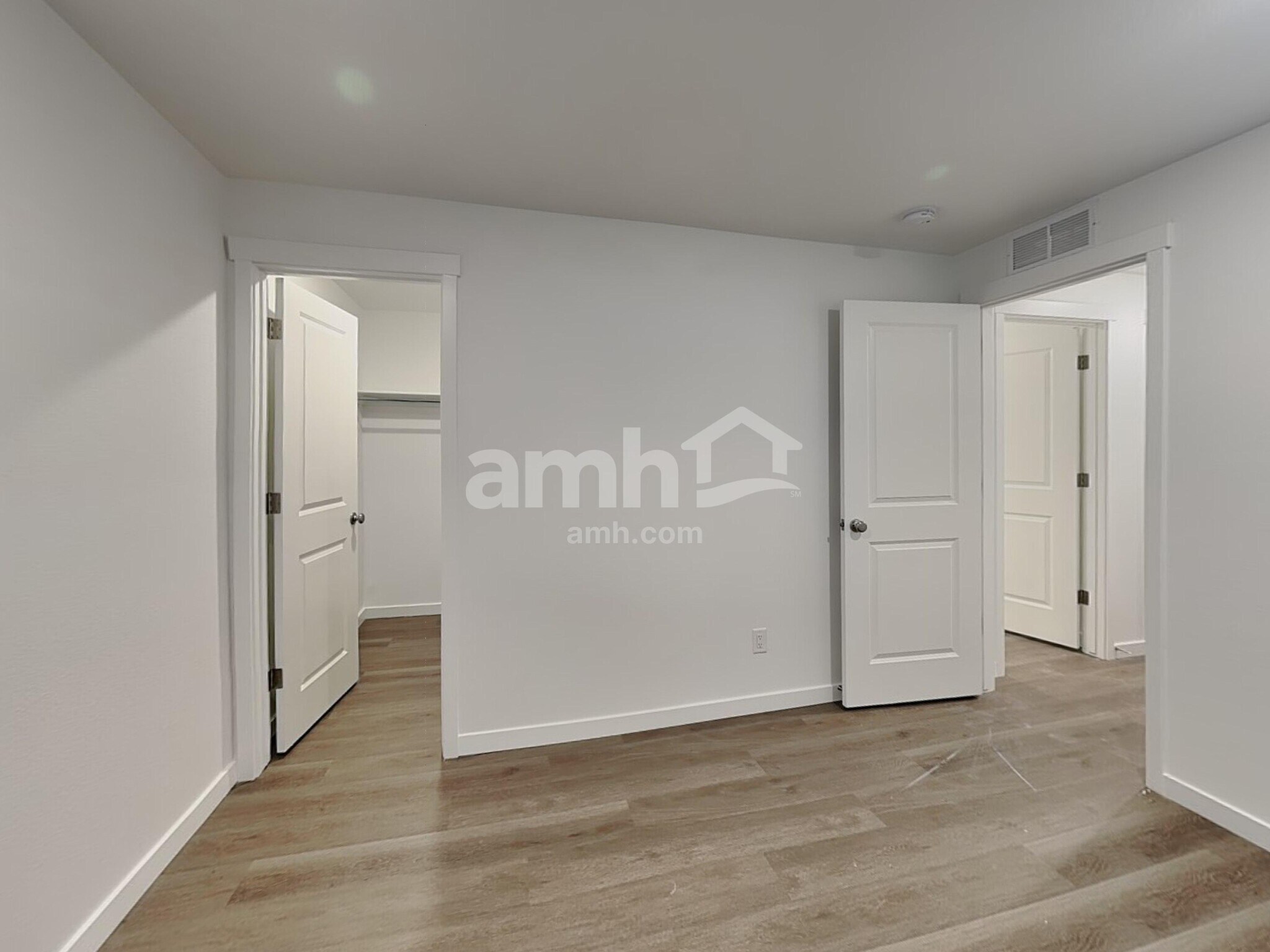 Building Photo - 324 N Addison Way