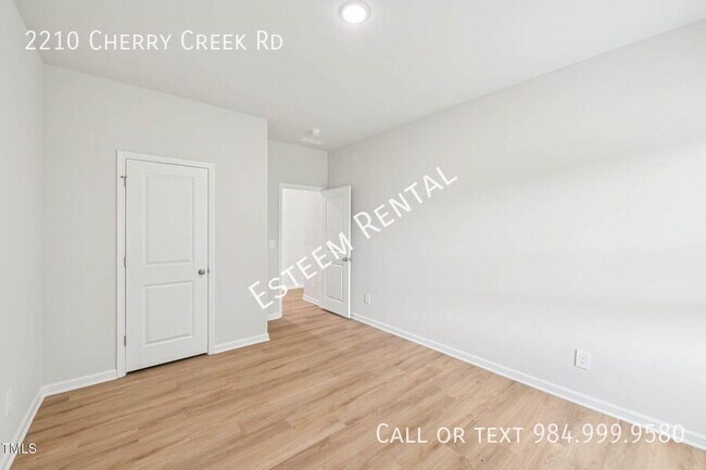Building Photo - 2210 Cherry Crk Rd