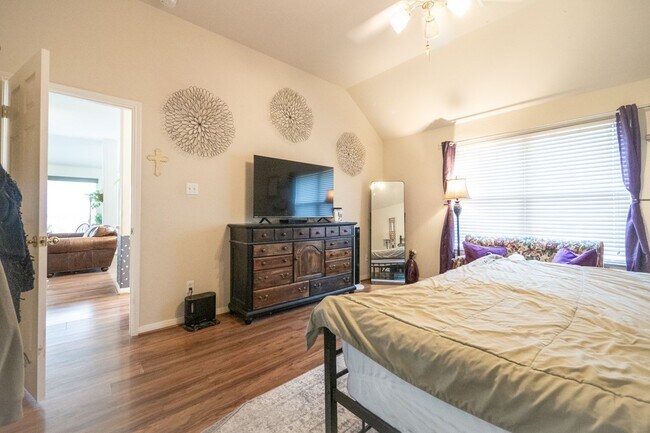 Building Photo - 2834 Falcon Knoll Ln