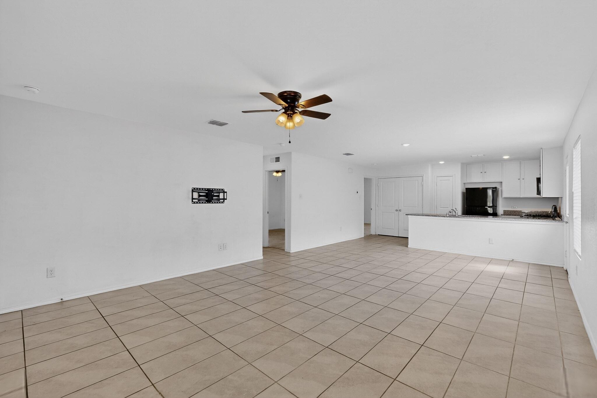 Building Photo - 9216 Grackle Pl