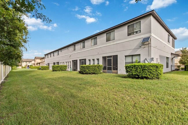 Building Photo - Beautiful 2/2.5 Townhome W/ 1 Car Garage L...