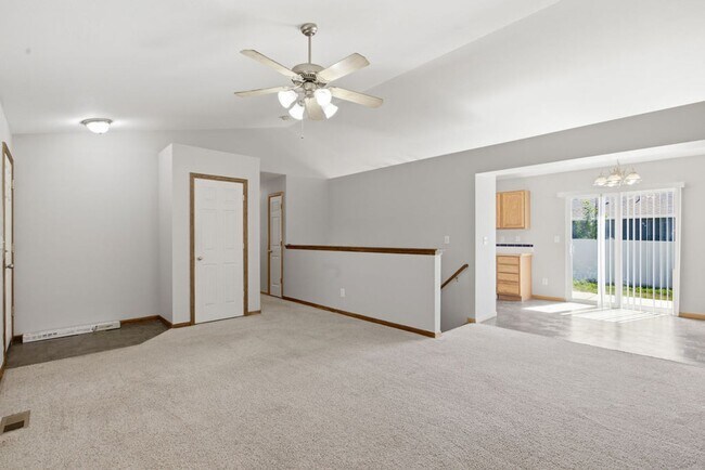 Building Photo - AVAILABLE NOW –   3 BD, 2 BA, 2 Car Garage - Pet Friendly | Wellington, CO