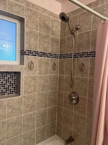 Building Photo - 2285 Pulgas Ave