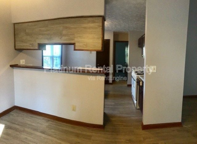 Building Photo - 1331 Bailing Dr