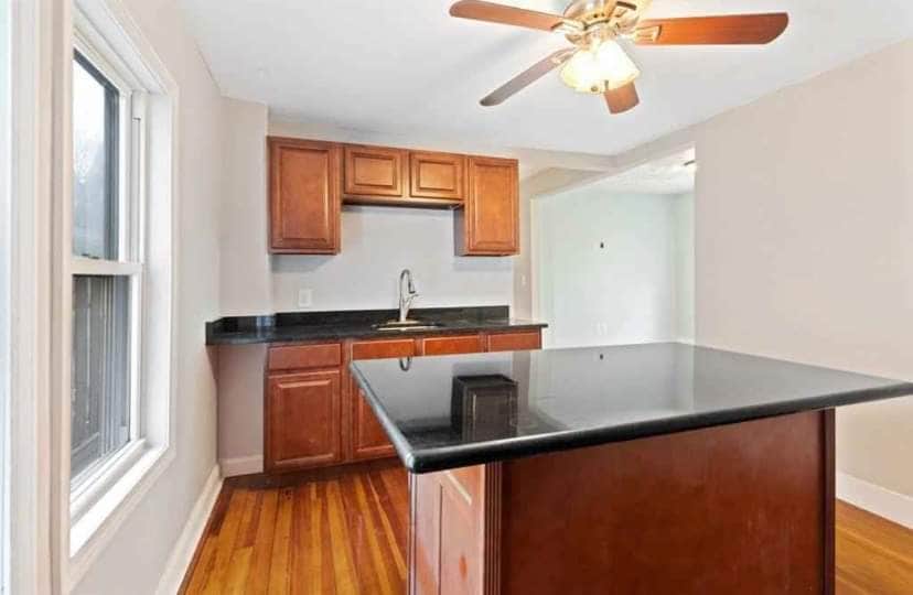 Kitchen - 23 Rockland St