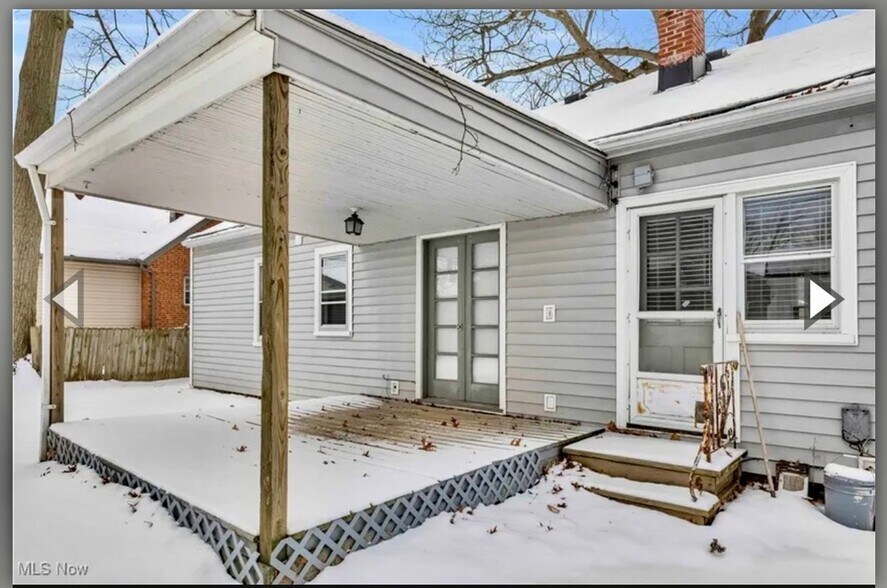 Building Photo - 595 Oakmoor Ave