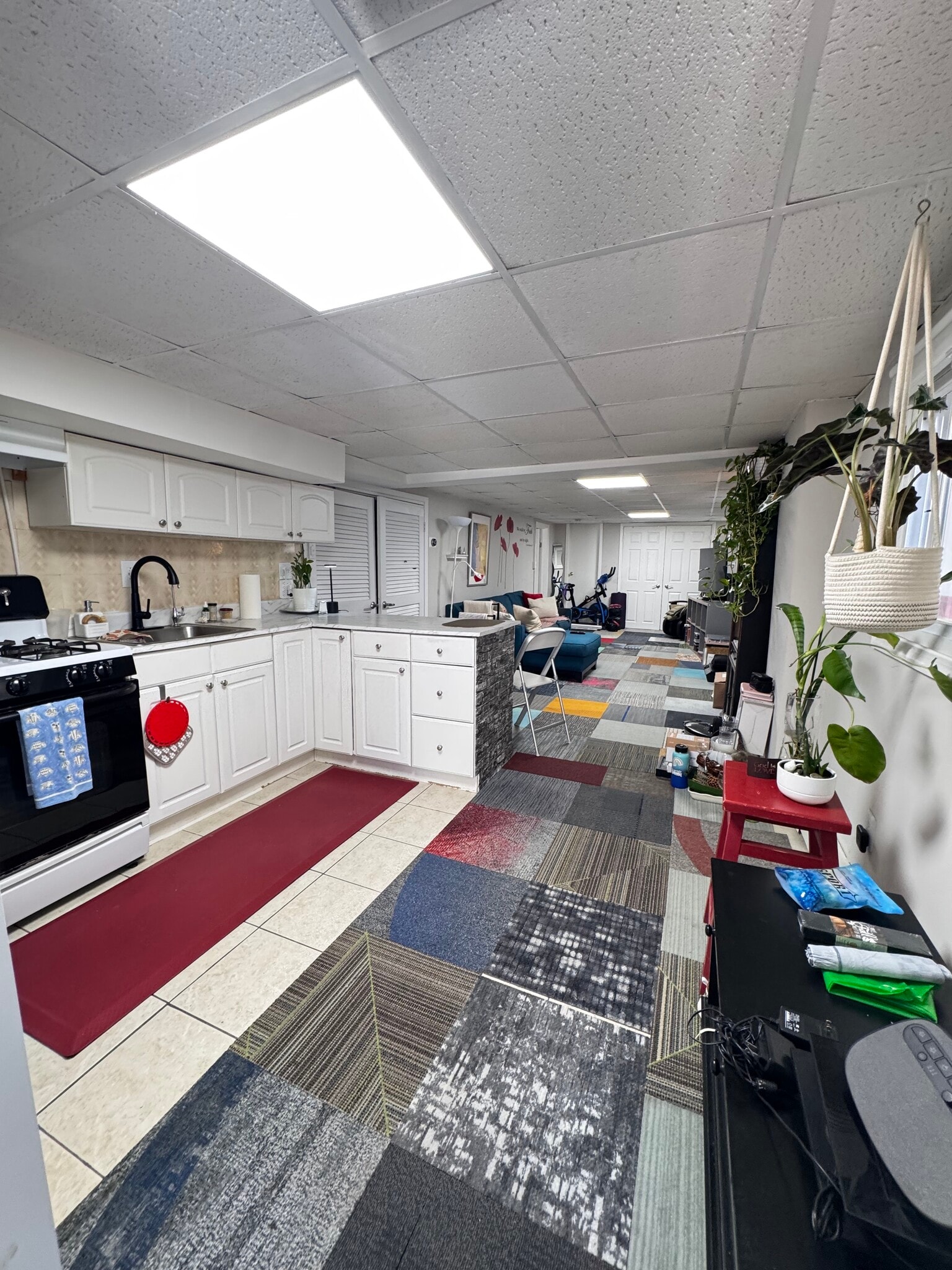 Fully Tiled - carpeting is tenants - 188 Palisade Ave