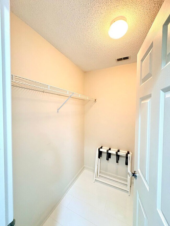 Building Photo - 23 Bellhaven Way