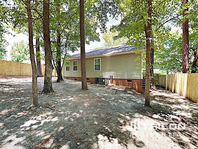 Building Photo - 142 Bradstone Rd
