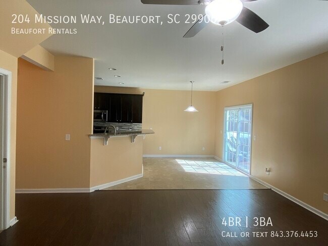 Building Photo - 204 Mission Way