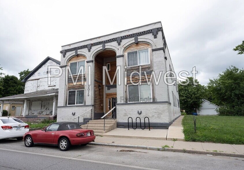 Building Photo - 2029 N College Ave