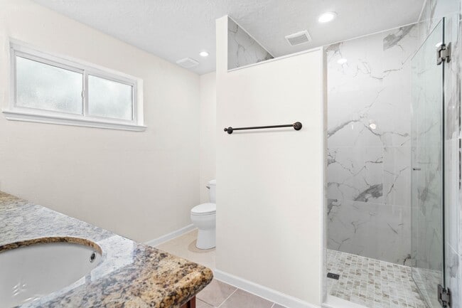 Building Photo - 4510 Hidden Springs Dr