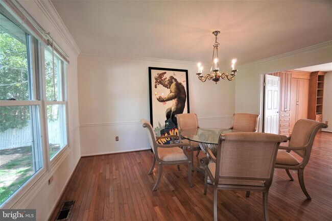 Building Photo - 104 Hidden Creek Dr