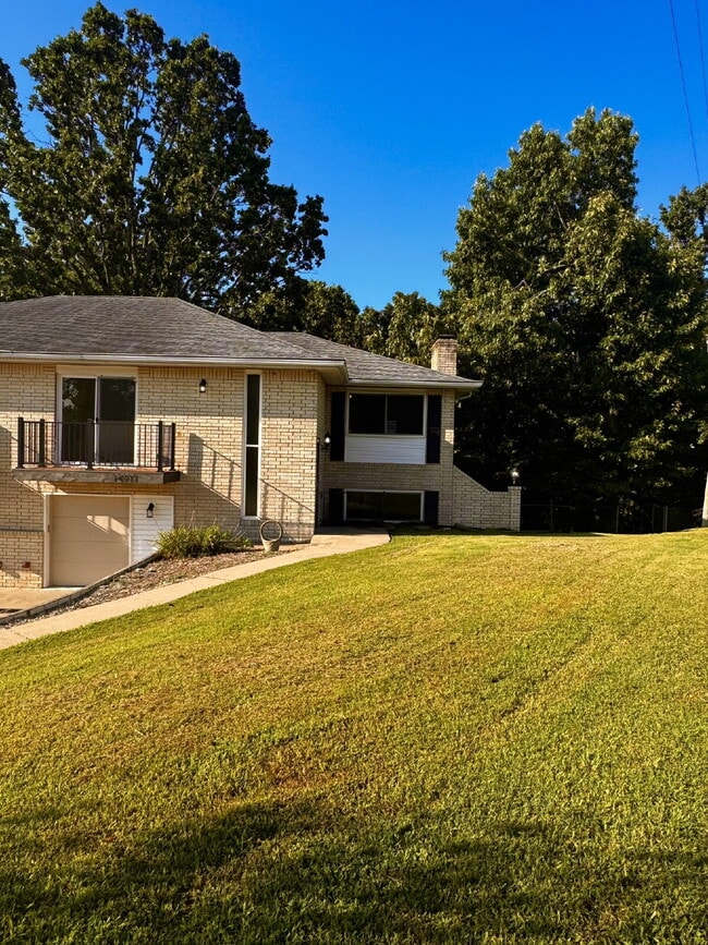 Building Photo - 14911 Dutchmans Dr
