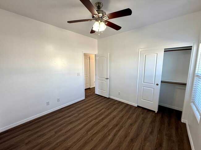 Building Photo - Great 3 Bedroom, 2 Bathroom Home Centrally Located- Available Now!