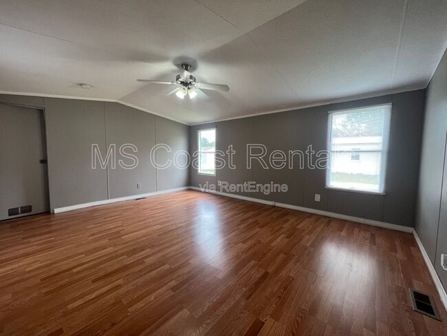 Building Photo - 8400 W Oaklawn Rd