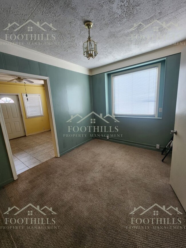 Building Photo - 2013 Boul Hts