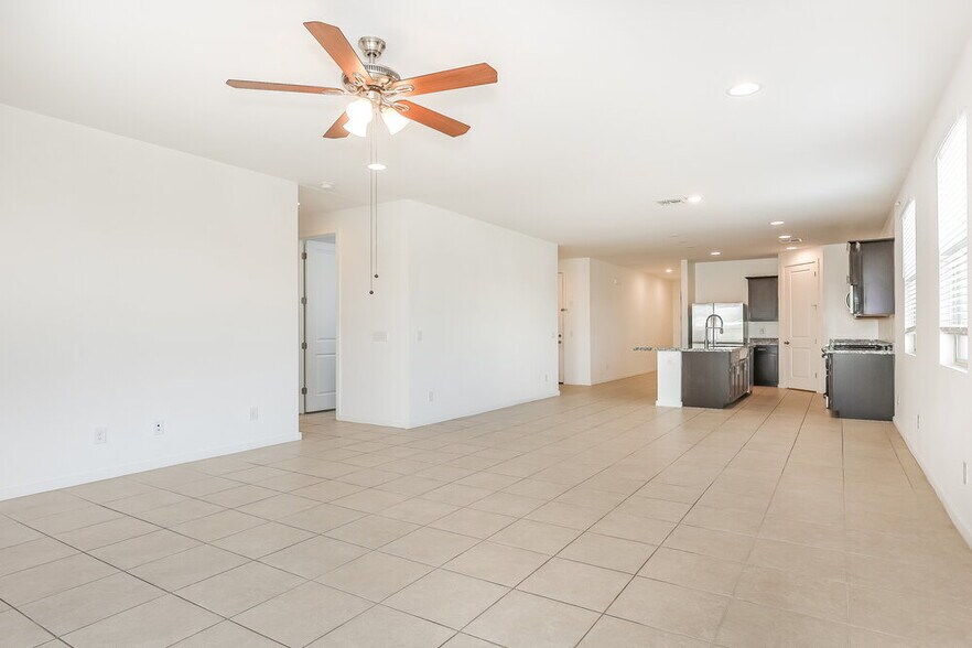 Building Photo - 11014 W Luxton Ln