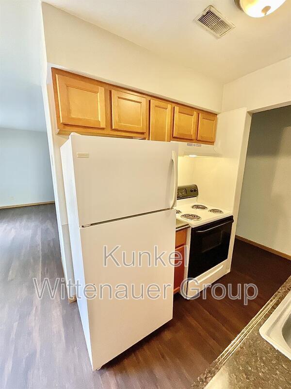 Building Photo - 1811 Jamestown Rd