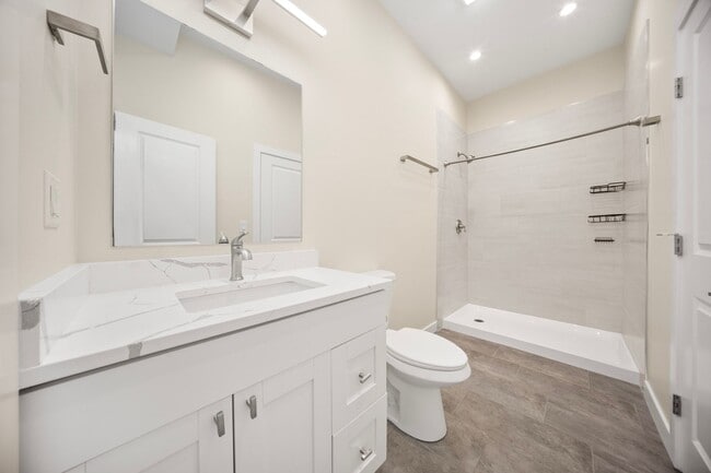 Building Photo - 3727 Sunnyside Ave