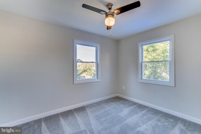 Building Photo - 2212 Arlington Terrace