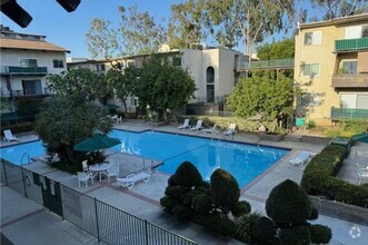 Building Photo - Encino 2 beds 2 baths Apt for lease