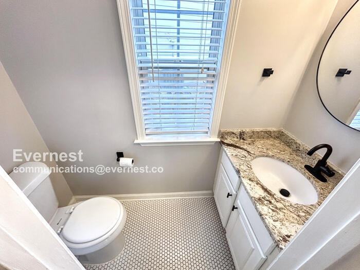 Building Photo - 2576 Alvecot Cir SE