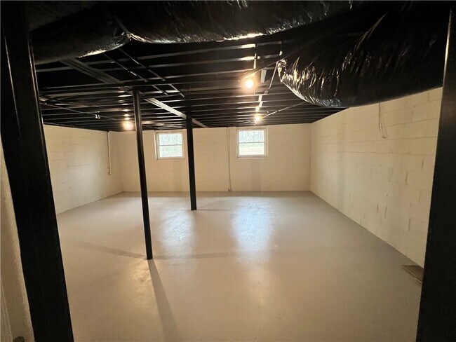 Building Photo - 1938 GA-212